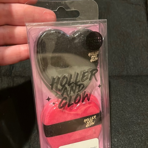 NWT Holler and Glow Reusable Heart Shaped
Powder Puff Duo - Picture 1 of 1